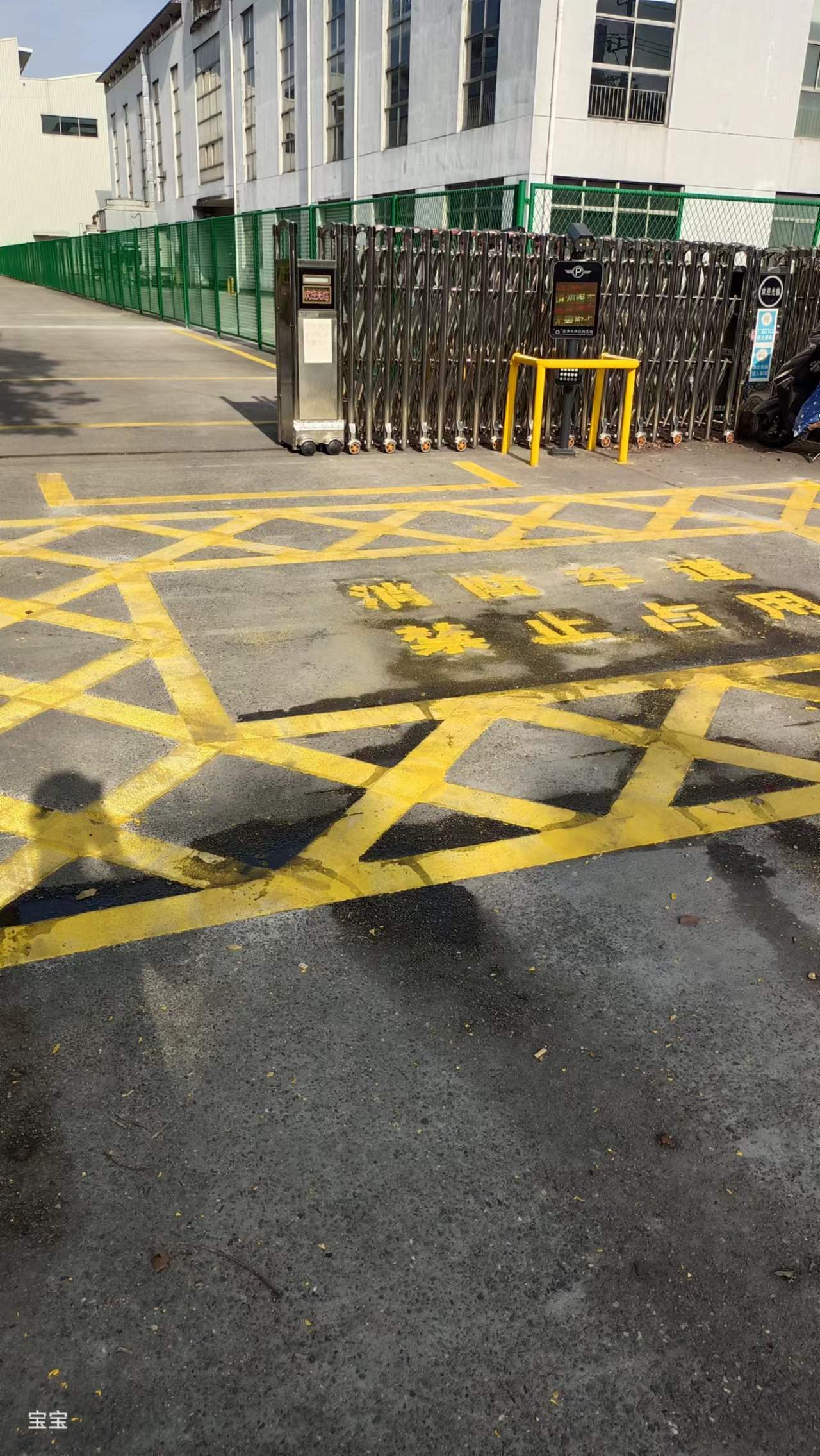 南丰镇马路划线
